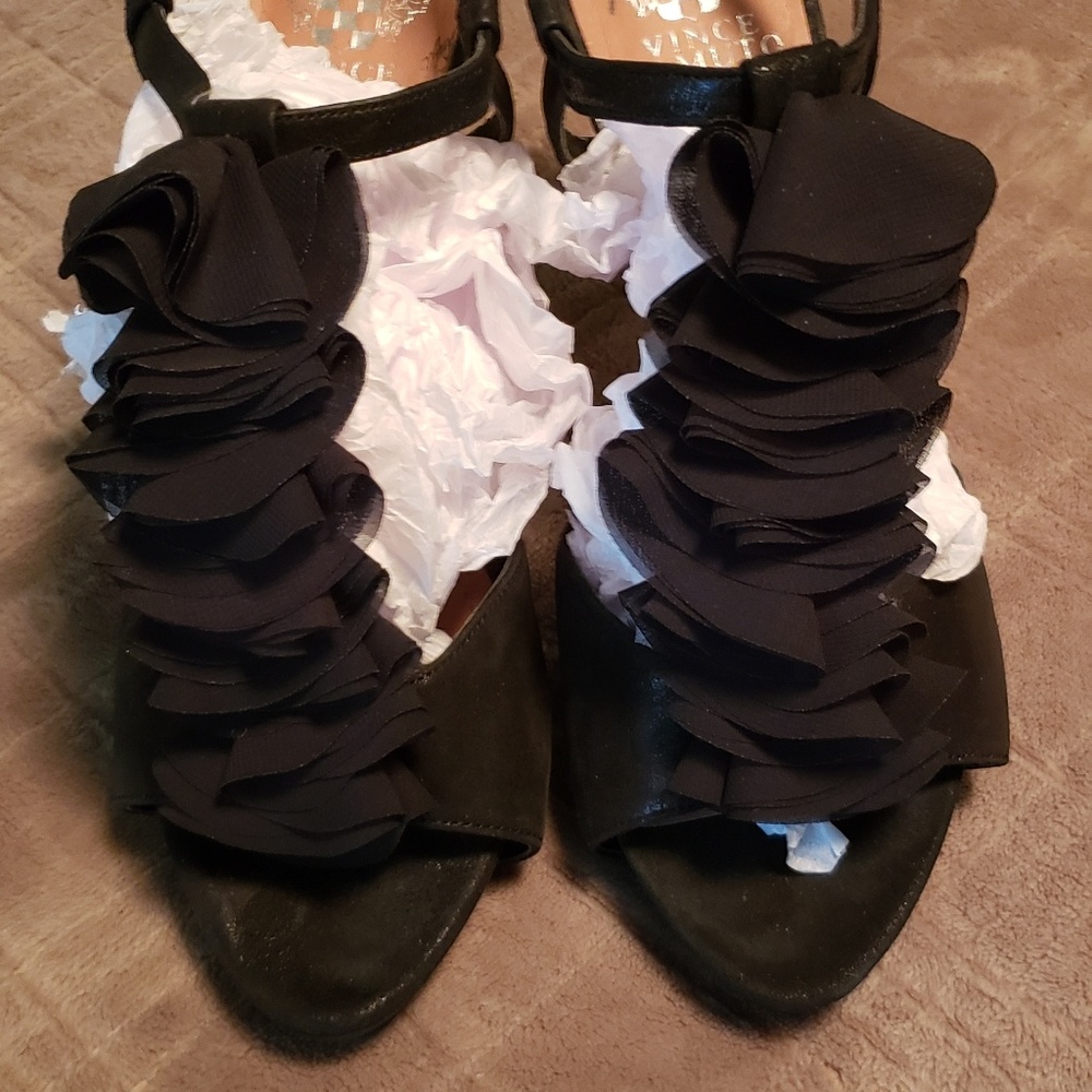 Vince Camuto heels - Picture 6 of 6
